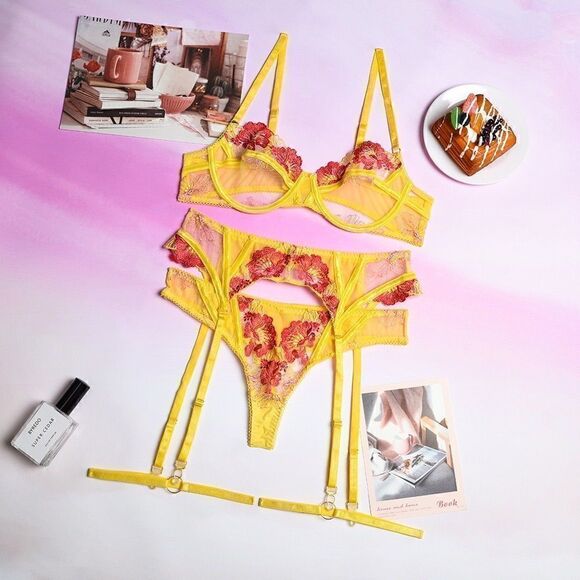 Sexy Sheer Floral Embroidered Lingerie Set - Picture 15 of 16